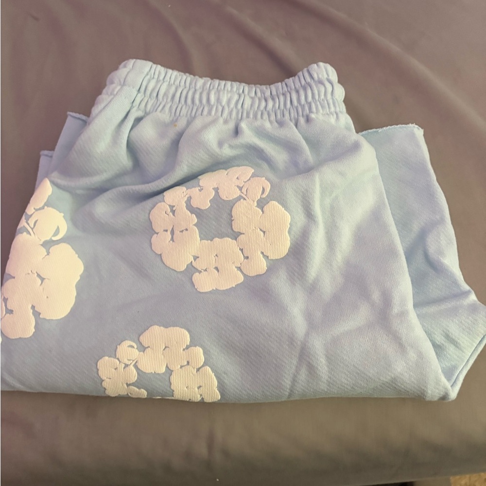 Light Blue Shorts Demin tears